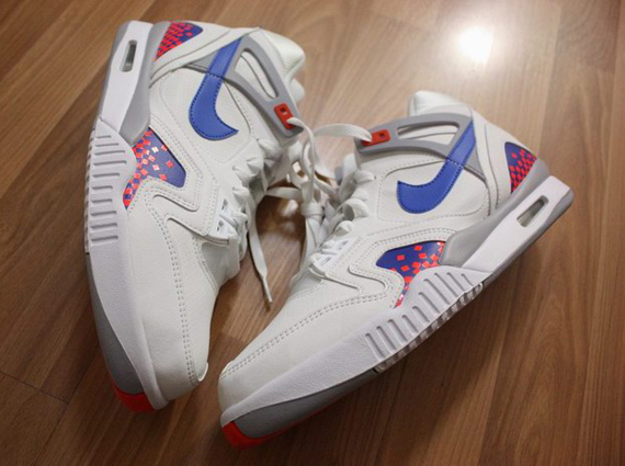 Another OG Colorway of the Nike Air Tech Challenge II Returns