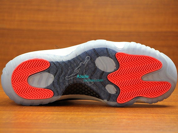 Air Jordan 11 Low Retro Infrared 23 01