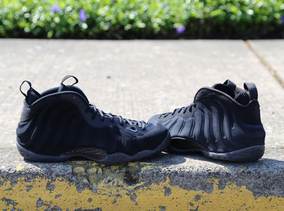 foamposite suede black