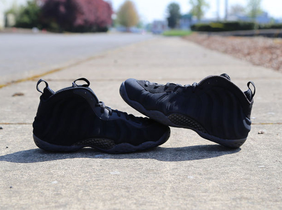 foamposite suede black