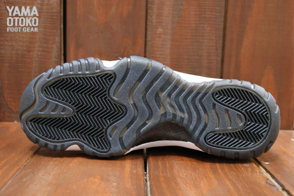 Black White Jordan Future 04