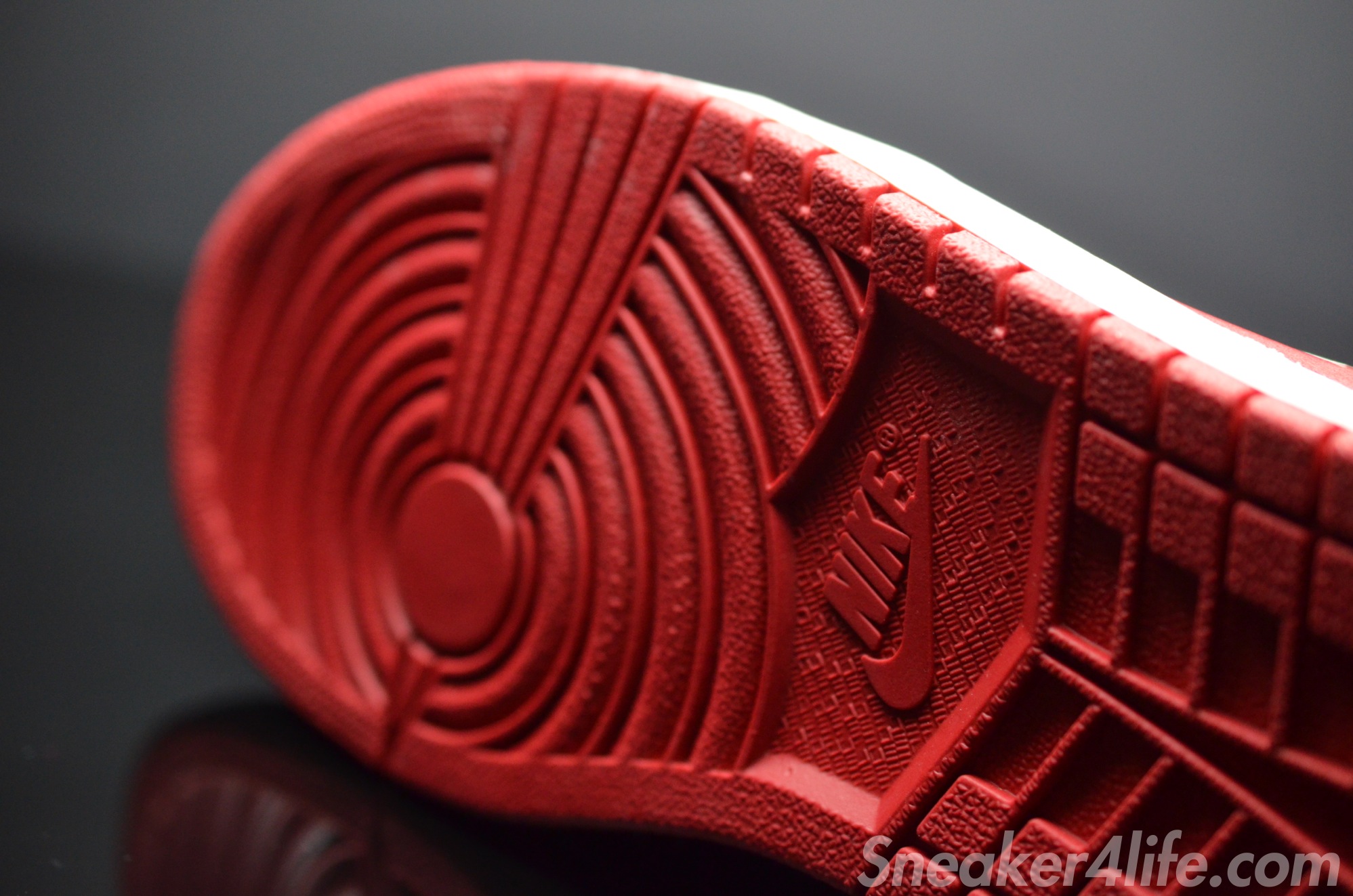 air jordan 1 retro high black gym red black