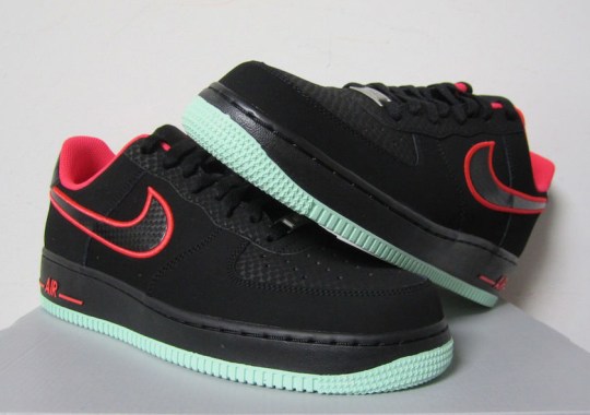 Nike Air Force 1 Low – Black – Laser Crimson – Arctic Green