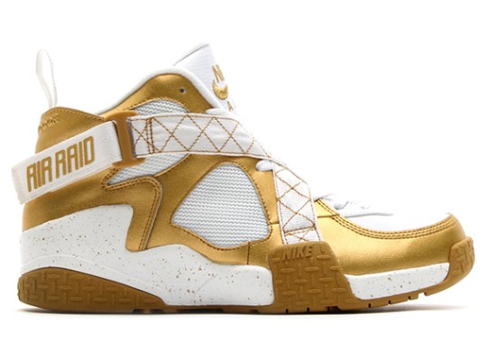 nike air raid metallic gold