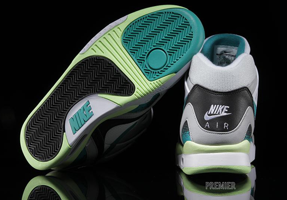 Nike Air Tech Challenge 2 Turbo Green Available 3