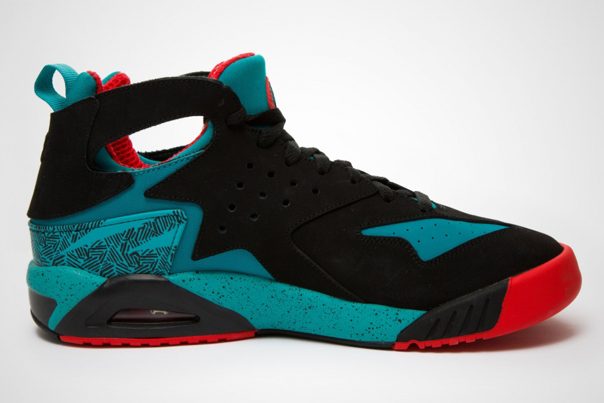 Nike Air Tech Challenge Huarache Black Tubro Crimson 03