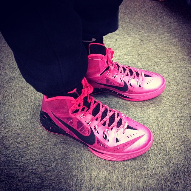 Nike Hyperdunk 2014 Think Pink 01