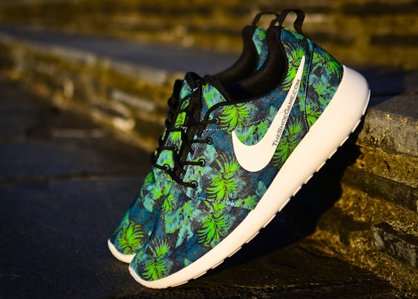 Nike Roshe Run Space Blue White Black Poison Green 02