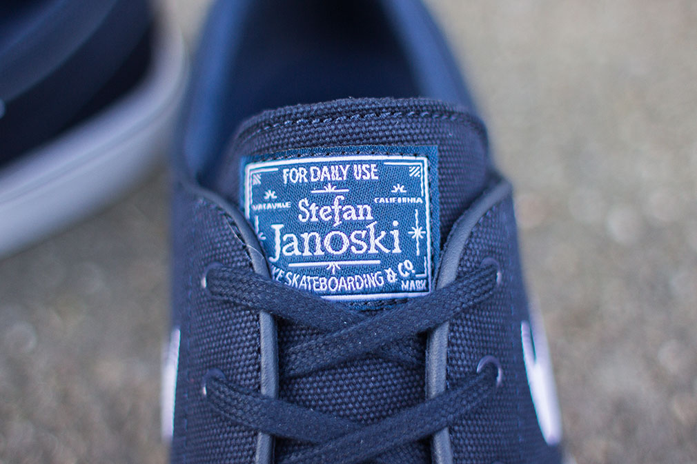 Sb janoski white  and outlet  obsidian canvas skate shoes