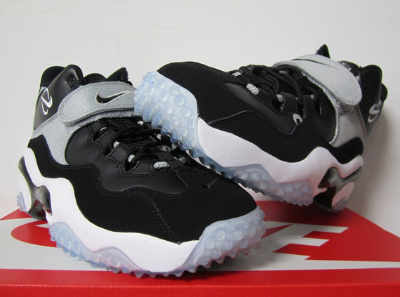 nike air super zoom turf