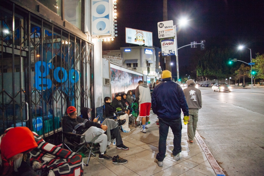 Supreme Foamposite Camp Out Line La 4