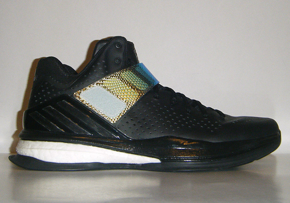 A First Look at the adidas Energy Boost Trainer for RGIII