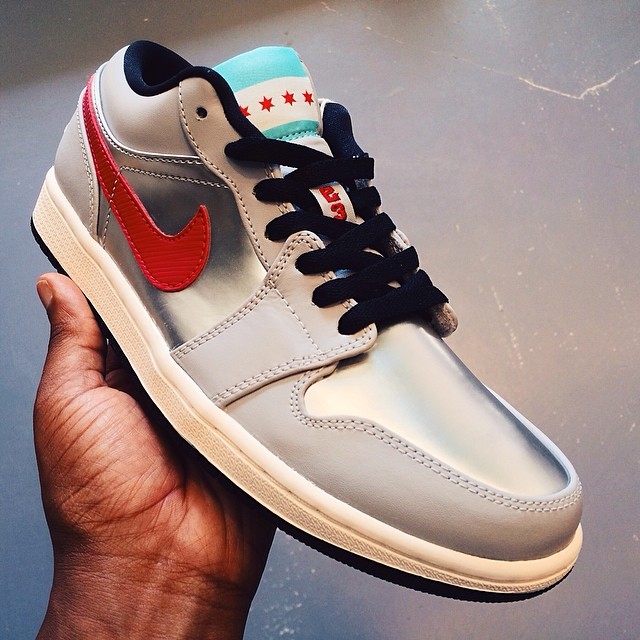 Air Jordan 1 Low City Pack Chicago 01