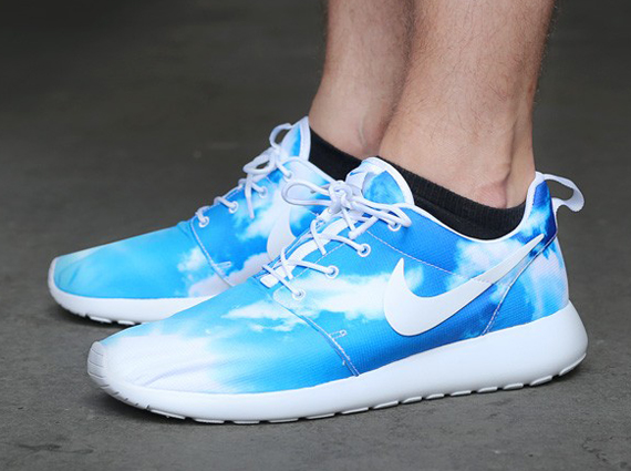 recinto Estribillo acortar Nike Roshe Run "Blue Sky" - Available - SneakerNews.com