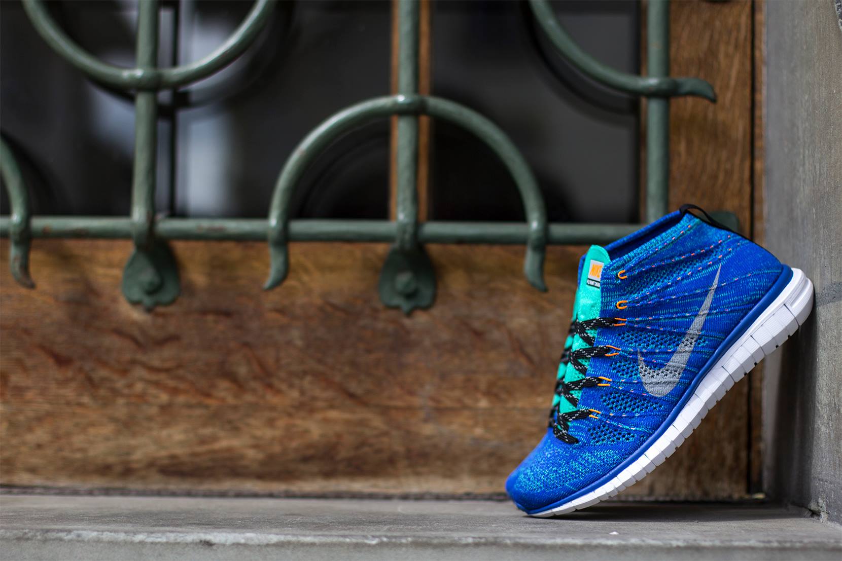 Free Flyknit Chukka Royal Wolf