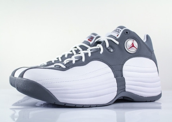 Jordan Jumpman Team 1 - White - Gym Red - Cool Grey