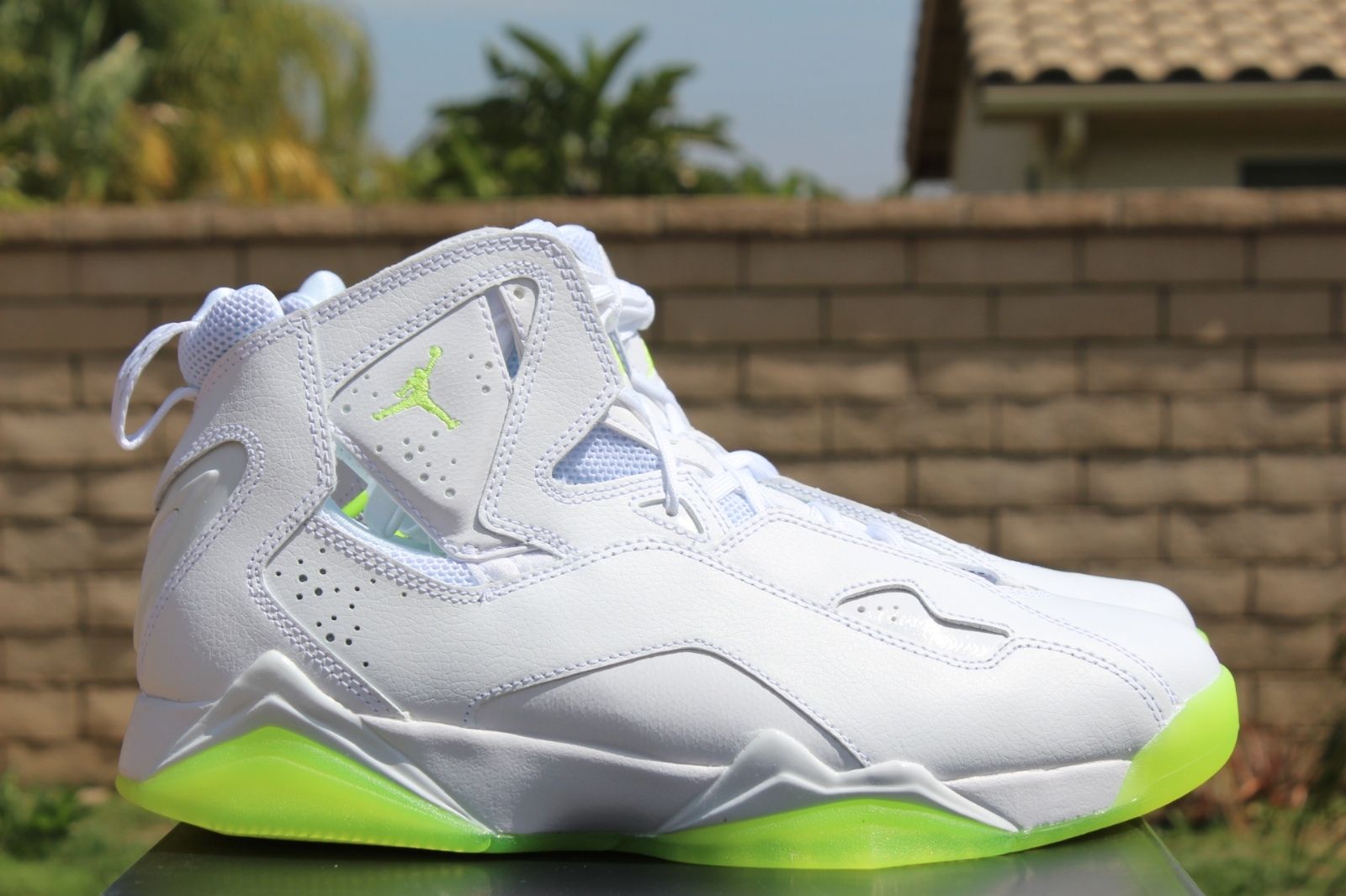 Jordan True Flight White Volt Ice 02