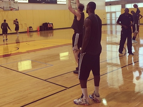 LeBron James Practices in What the LeBron 11
