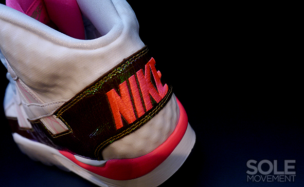 Nike Air Trainer Sc High Premium Hyper Punch 01