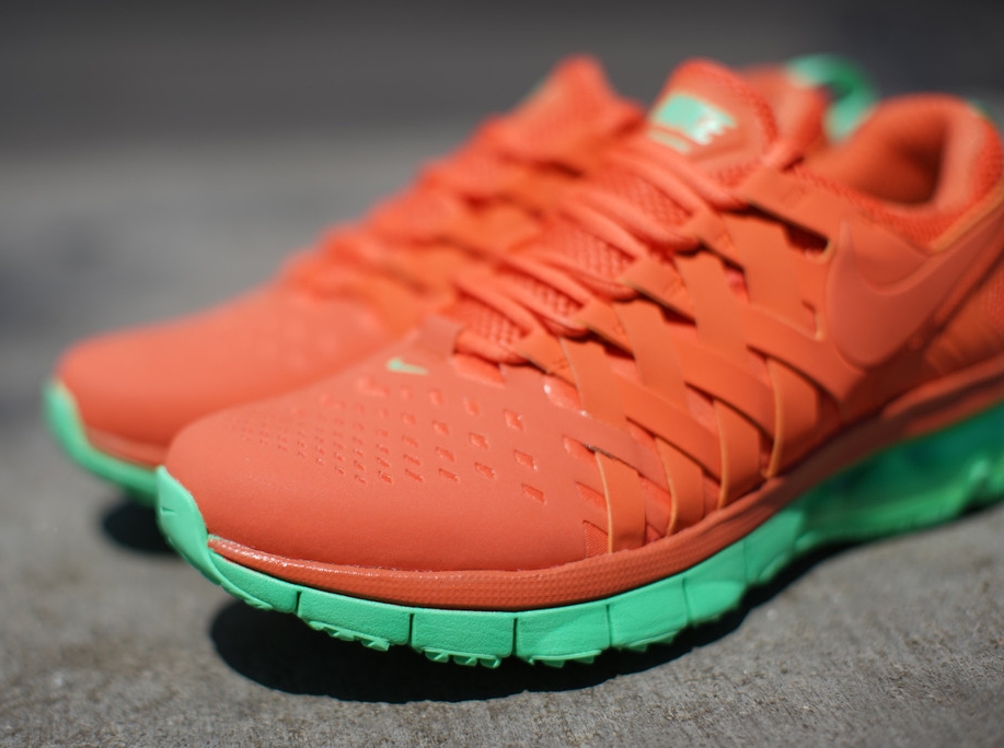 Nike Fingertrap Max Turf Orange 03