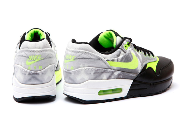 Nike Wmns Training Collection 03