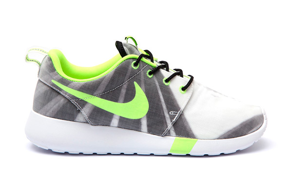 Nike Wmns Training Collection 04