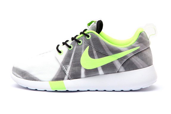 Nike Wmns Training Collection 05