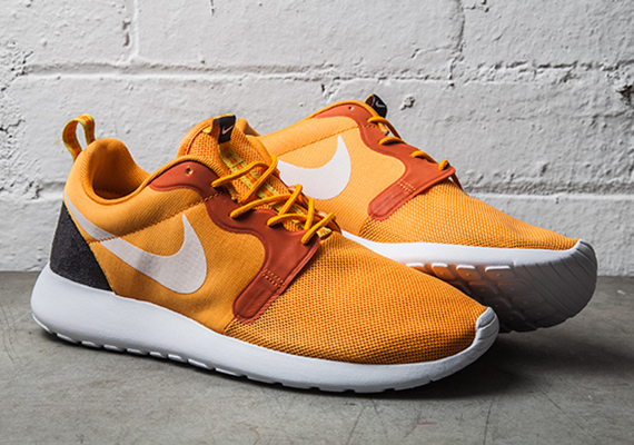 Nike Roshe Run Hyperfuse "Kumquat"