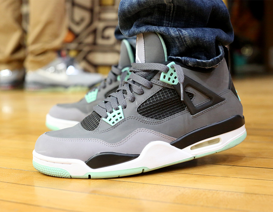 Green glow clearance 4s on feet