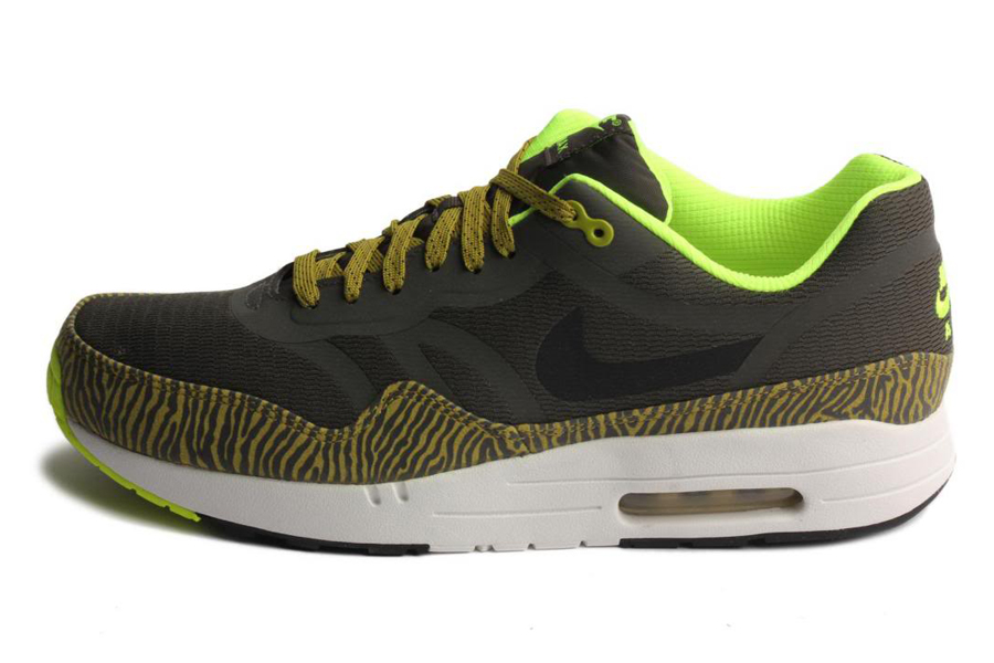 Sneaker News Weekend Deals May 31 2014 07