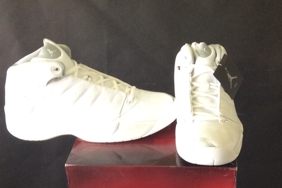 Terell Owens Is Selling His Team Jordan Sneaker Collection 04