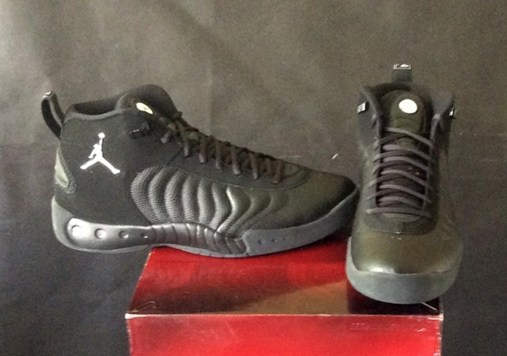 Terrell Owens Is Selling His Team Jordan Sneaker Collection