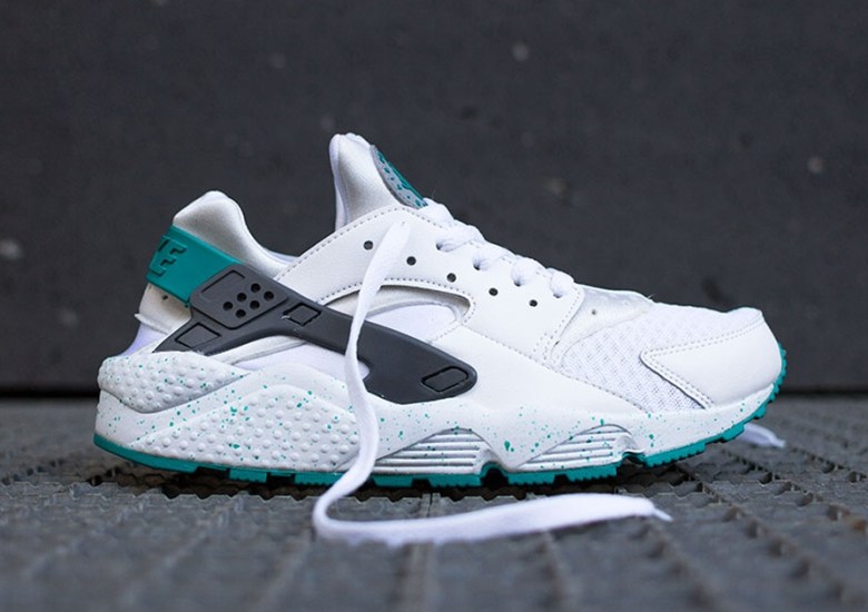 Another Look At The Nike Air Huarache "Turquoise Speckle" SneakerNews.com