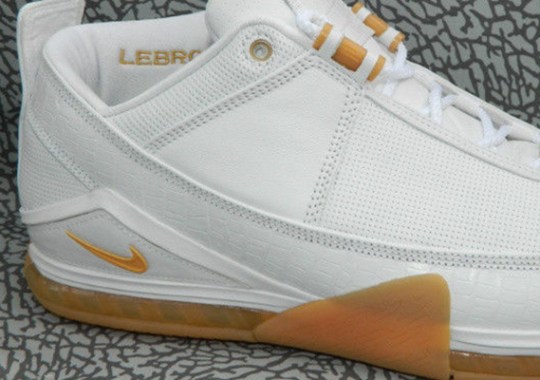 Nike lunar LeBron 2 Low “White/Gum” Sample on eBay