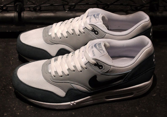 Nike Air Max 1 Essential – Grey – White – Black