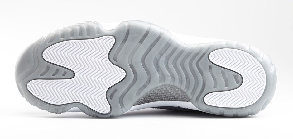 Air Jordan Future Wolf Grey White 01
