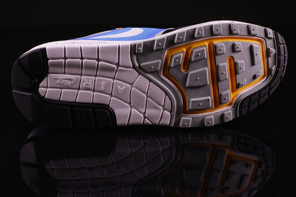 Air Max 1 Lunar Silver Wing White Photo Blue 01