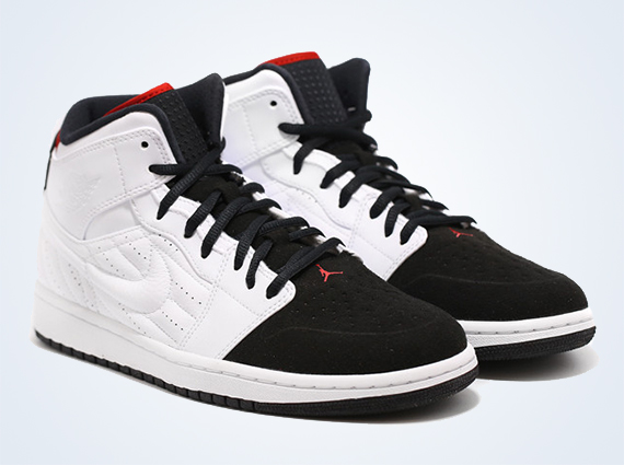 Air Jordan 1 Retro '99 "Black Toe" - Release Date