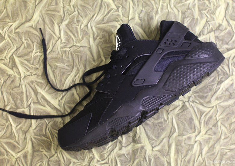 Nike Air Huarache Black Available At Foot Locker Sneakernews Com