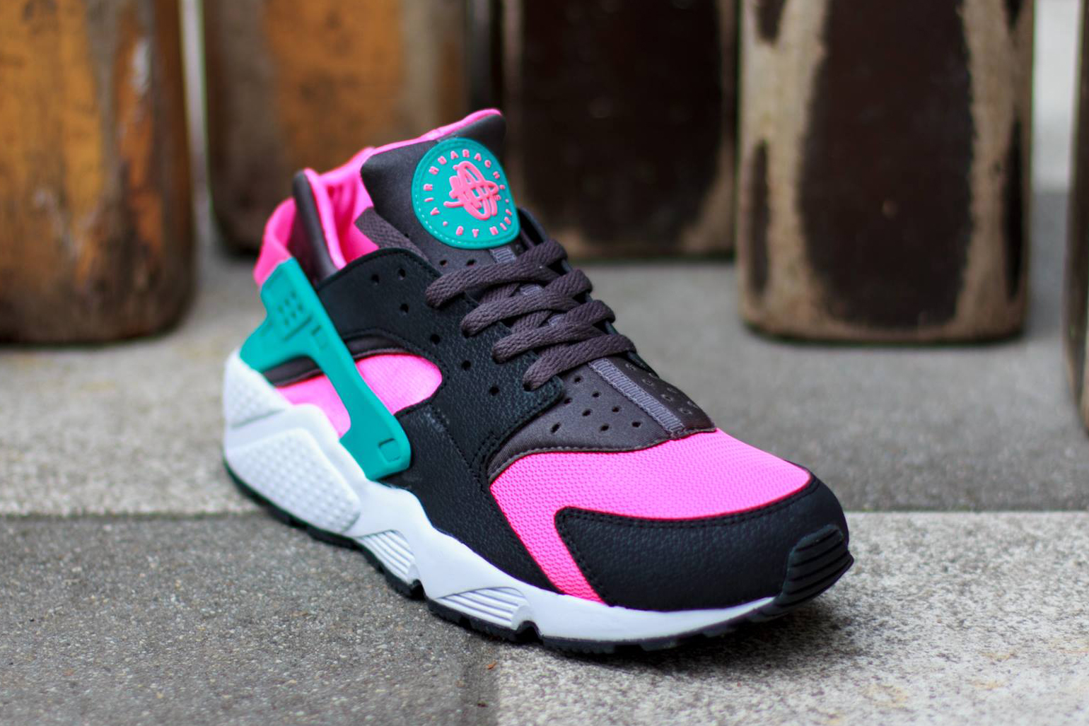 Nike Air Huarache Hyper Pink Dusty Cactus Medium Ash 02