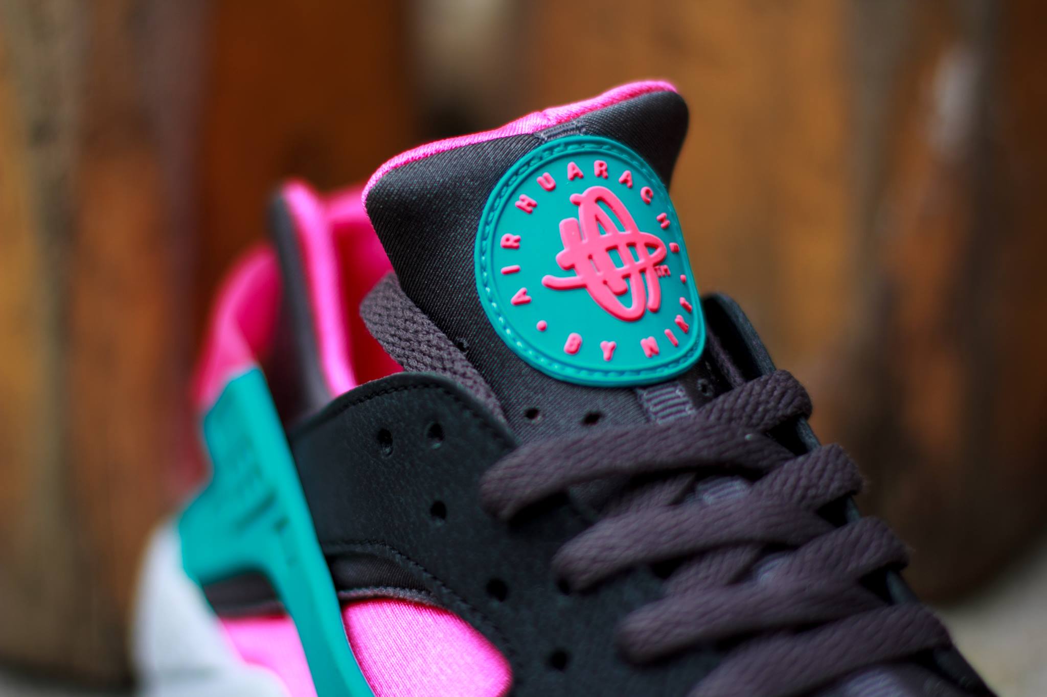 Nike Air Huarache Hyper Pink Dusty Cactus Medium Ash 04