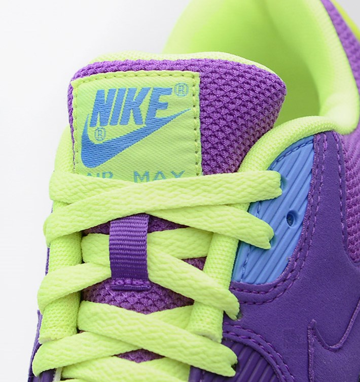 Nike Air Max 90 Essential Hyper Grape 05