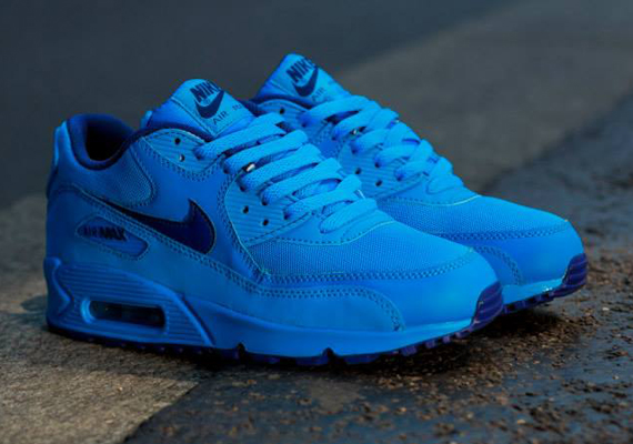 deep royal blue air max