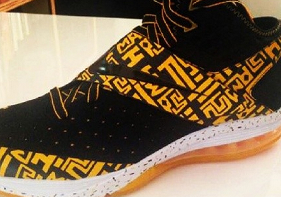 Nike CJ81 Trainer Max "Pittsburgh Pirates" PE for Andrew McCutchen