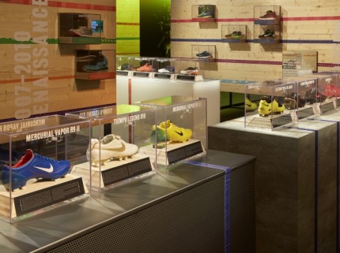 nike air max plus laser crimson