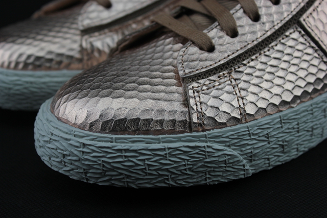 Nike Womens Gold Snake Pack 02