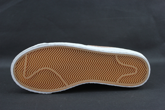 Nike Womens Gold Snake Pack 05