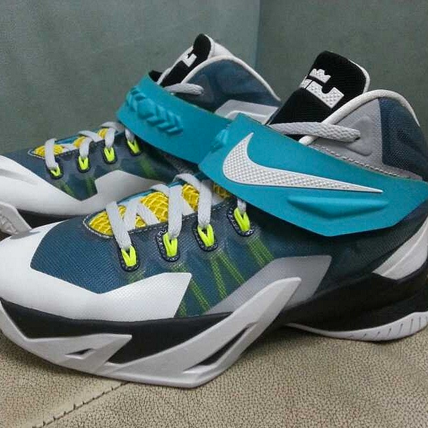 Nike Zoom Lebron Soldier 8 White Teal Volt 02
