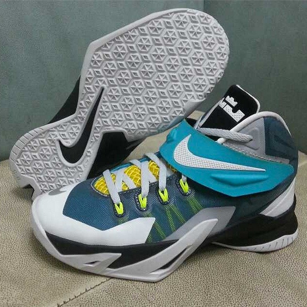 Nike Zoom Lebron Soldier 8 White Teal Volt 03