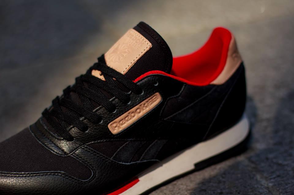 Reebok Classic Leather Utility Black Red 05